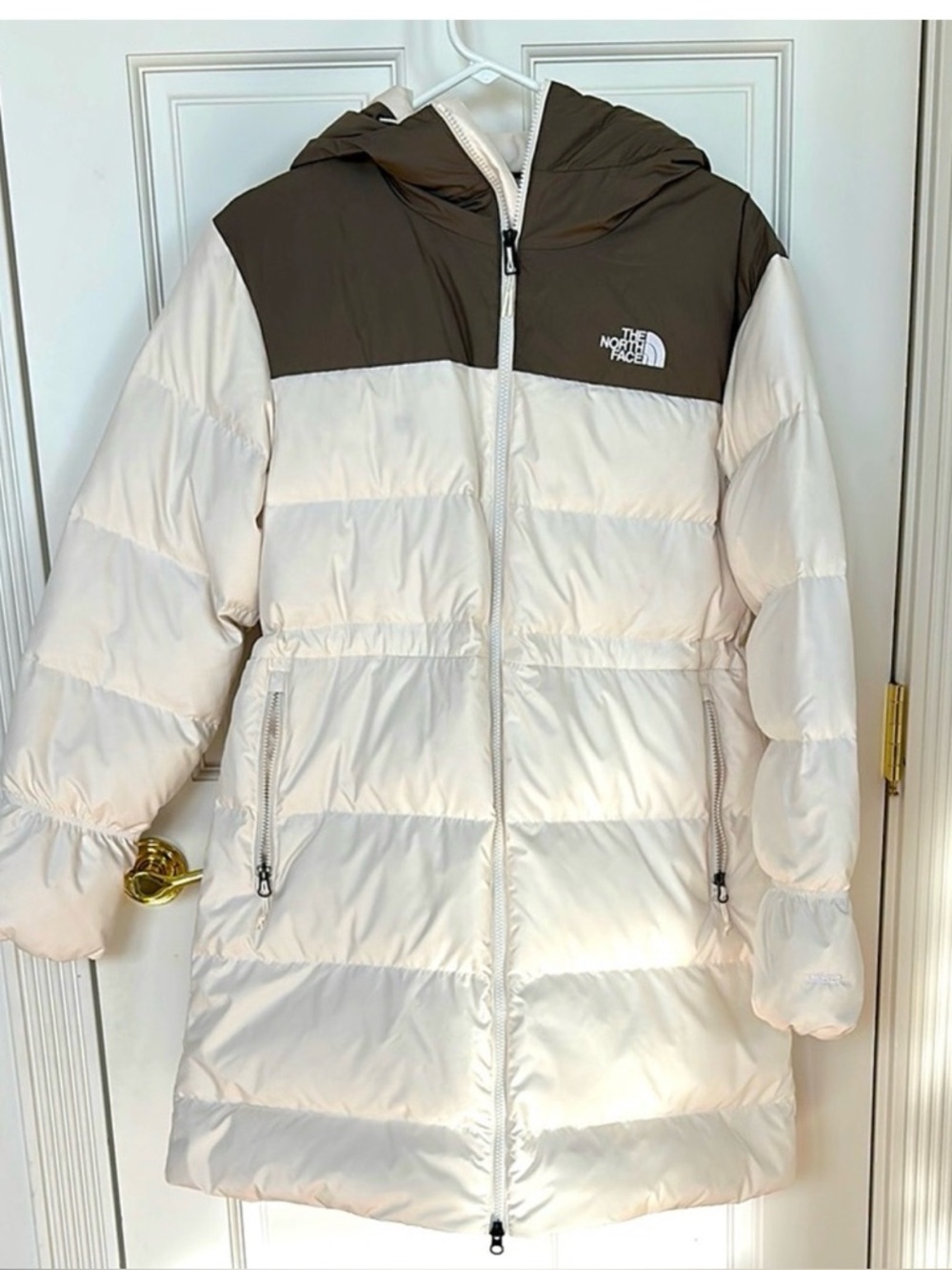 The North Face Women's Two-Tone Puffer Jacket - Cream and Brown